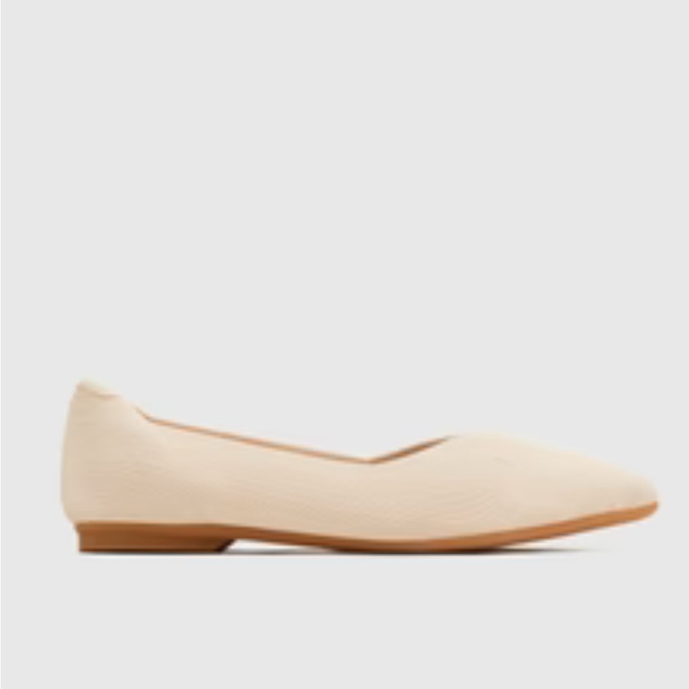 NWOT Quince washable knit pointed flats